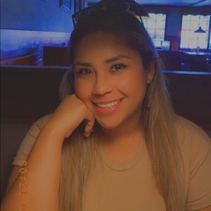 Meet your Posher, Cynthia